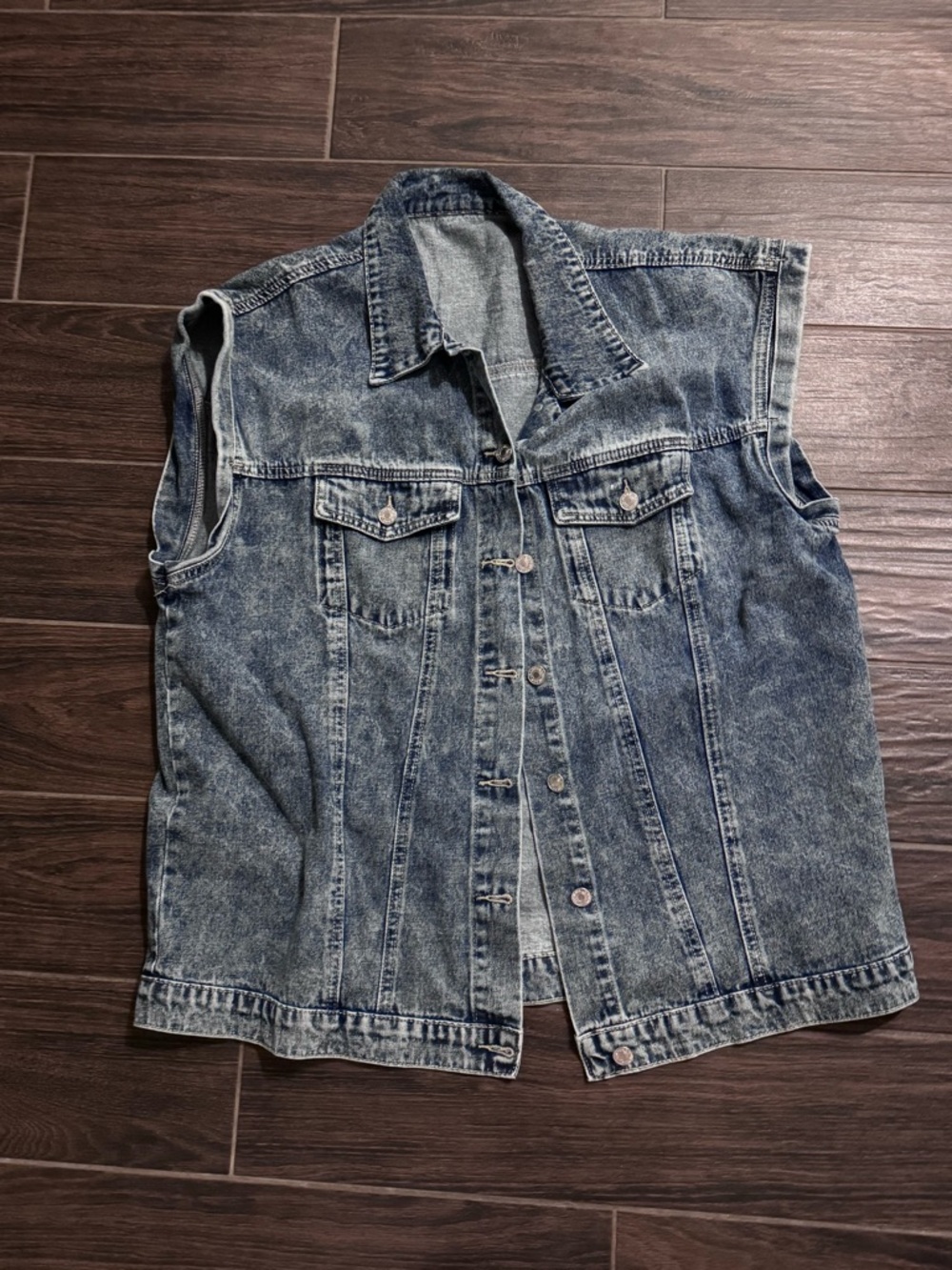 Women’s  Sleeveless Denim Jacket - Washed Blue